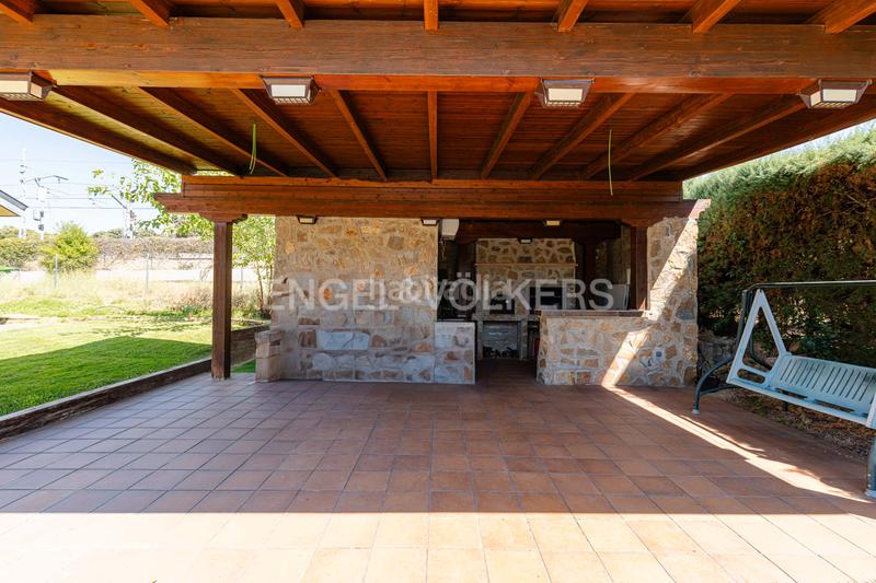 Foto e50e96a1-6e73-48c2-a878-22f023374515. Casa con riscaldamento parcheggio piscina in Navalquejigo-Los Arroyos Escorial (El)