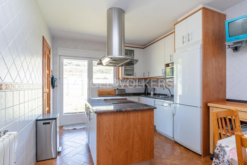 Foto f9839a6a-da45-4f1b-8436-0255baedb3a8. Casa con riscaldamento parcheggio piscina in Navalquejigo-Los Arroyos Escorial (El)