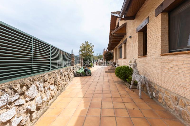 Foto 6074a92c-35a0-4a96-8044-a9b887dfea41. Casa amb calefacció aparcament piscina a Soto del Real