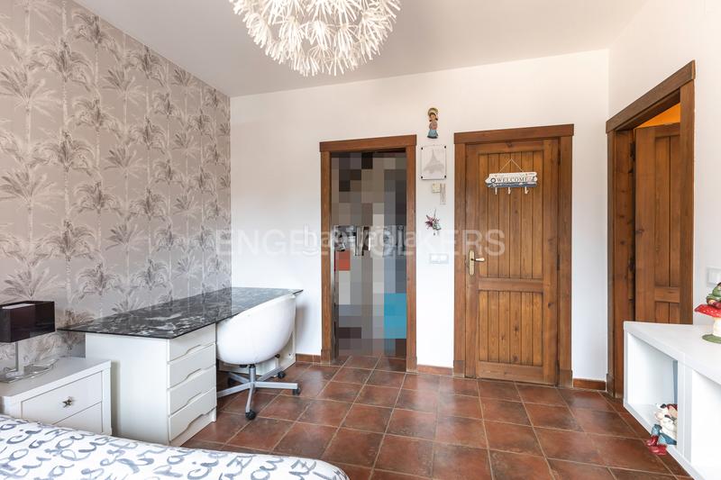 Foto 8ba35e04-3a3a-460f-98e5-922bc54c6240. Casa amb calefacció aparcament piscina a Soto del Real