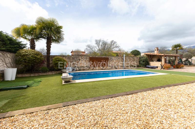 Foto 94d57608-af23-4fe1-a8d7-23677ae46989. Casa amb calefacció aparcament piscina a Soto del Real