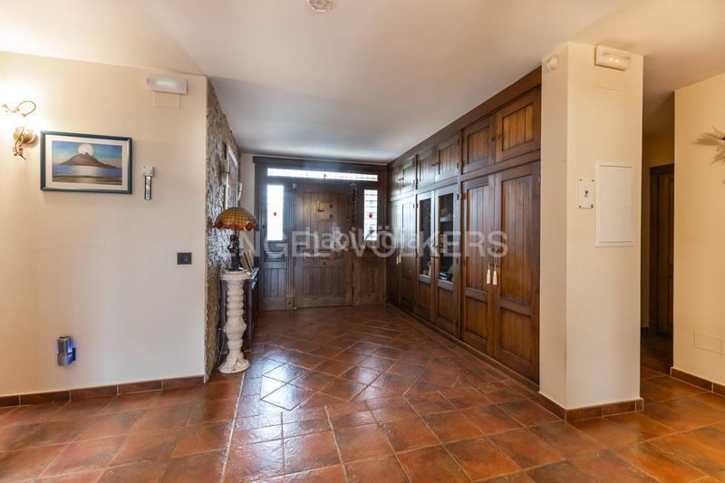 Foto b4e8b04f-b08a-42a5-b402-b9e46a321ac7. Casa amb calefacció aparcament piscina a Soto del Real