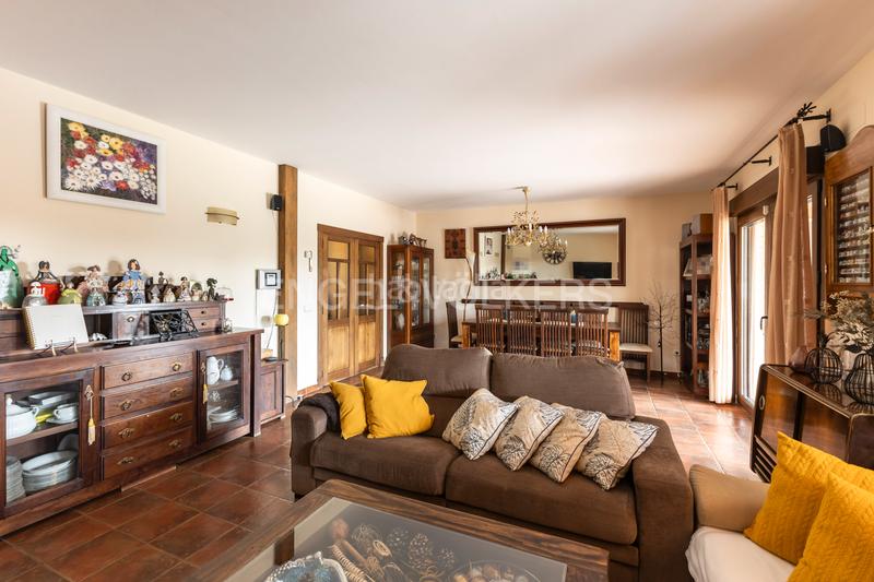Foto b80381f4-4aee-4806-bf7a-2a64e959b3df. Casa amb calefacció aparcament piscina a Soto del Real