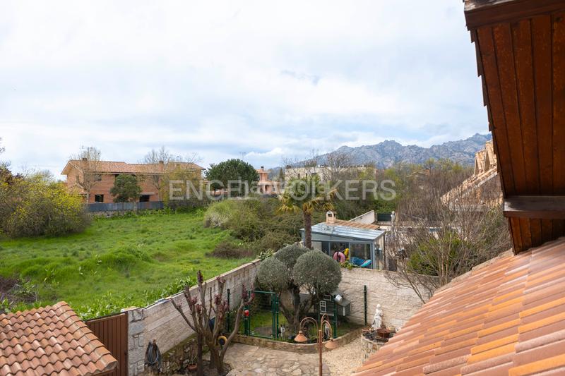 Foto e998ab0a-a2e9-4393-87c3-0405d642f25c. Casa amb calefacció aparcament piscina a Soto del Real