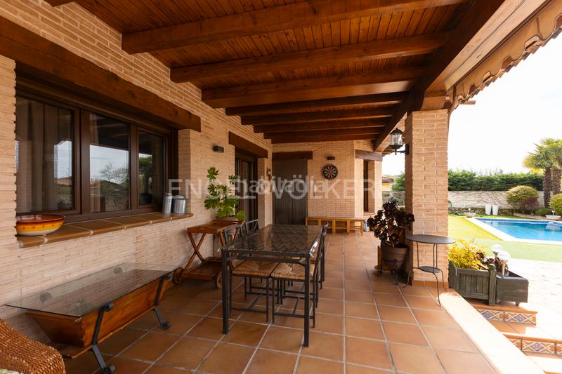 Foto ed2205fe-58c2-4a85-b75d-dd3199b69df3. Casa amb calefacció aparcament piscina a Soto del Real