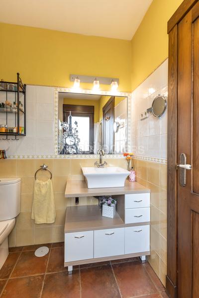 Foto f11acc28-0484-468f-880d-5539f80e0f39. Casa amb calefacció aparcament piscina a Soto del Real