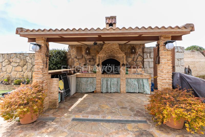 Foto f359bb71-ef13-4c8a-b8b8-aa0124e5d906. Casa amb calefacció aparcament piscina a Soto del Real