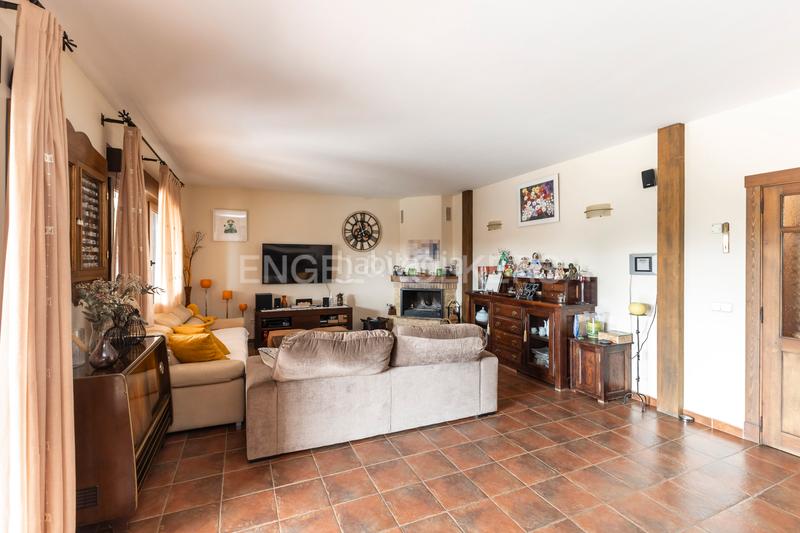 Foto f6d57ae8-d331-4fa9-b87d-c73a99d03fed. Casa amb calefacció aparcament piscina a Soto del Real