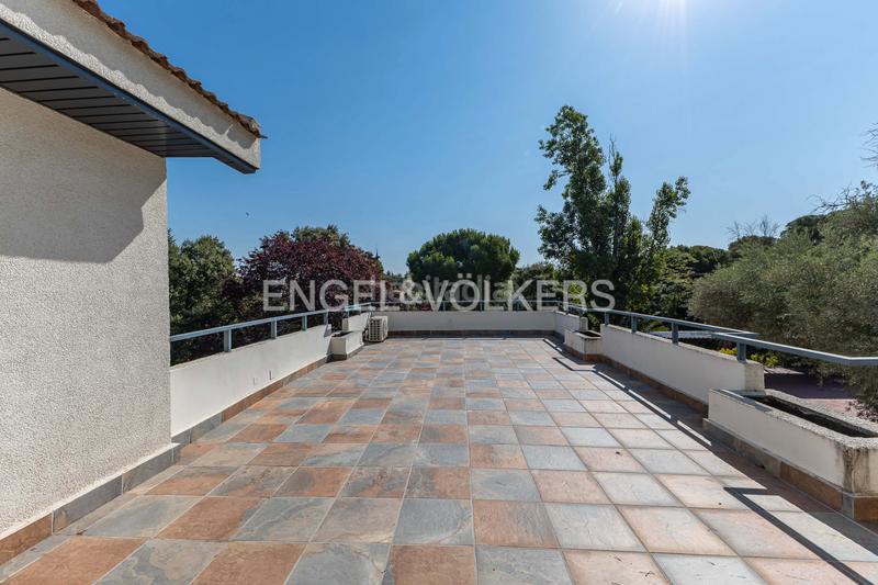 Foto 64408d7e-f337-465f-9605-731559c547a3. Affitto casa con riscaldamento parcheggio piscina in La Moraleja