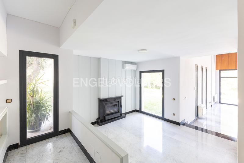 Foto b2461838-c551-4db4-a5dc-116a2415abc5. Affitto casa con riscaldamento parcheggio piscina in La Moraleja