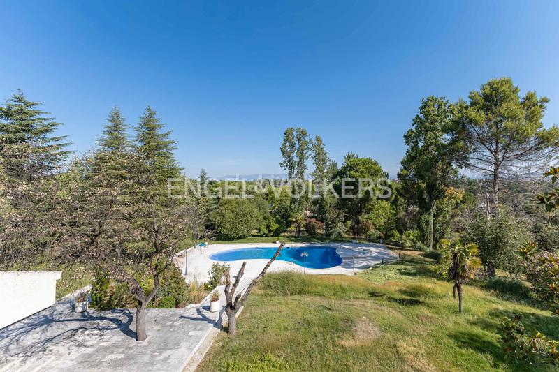 Foto 260d986b-f26d-4fa8-8597-e86a1e29751b. Location maison avec chauffage parking piscine dans La Moraleja