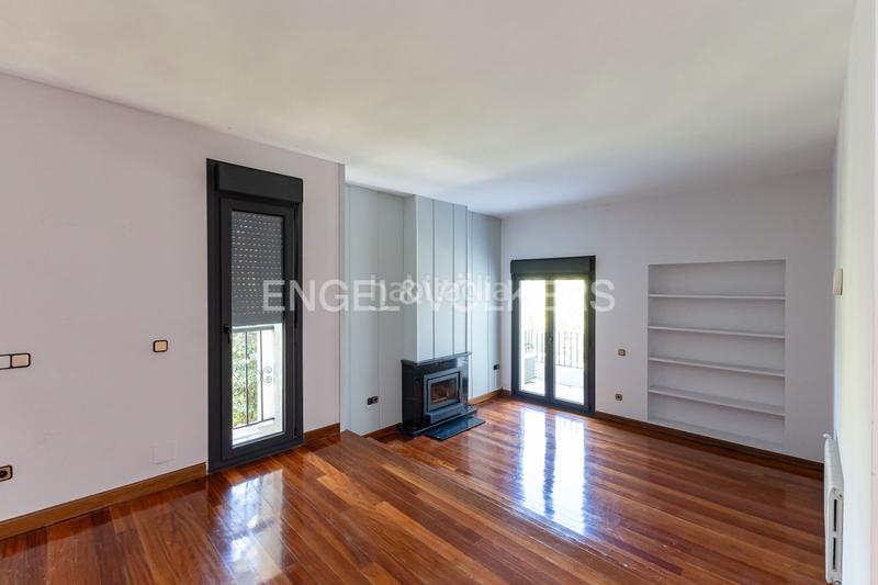 Foto 31674324-8471-4ad2-8169-f5e3e4241e01. Location maison avec chauffage parking piscine dans La Moraleja