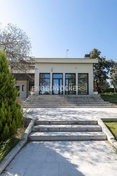 Foto 3f8ece12-42ad-4655-a7f3-9667e80e5574. Location maison avec chauffage parking piscine dans La Moraleja