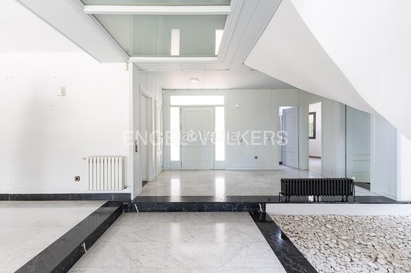 Foto 90141398-7d2d-4d57-a45e-87c24c2cd36a. Location maison avec chauffage parking piscine dans La Moraleja