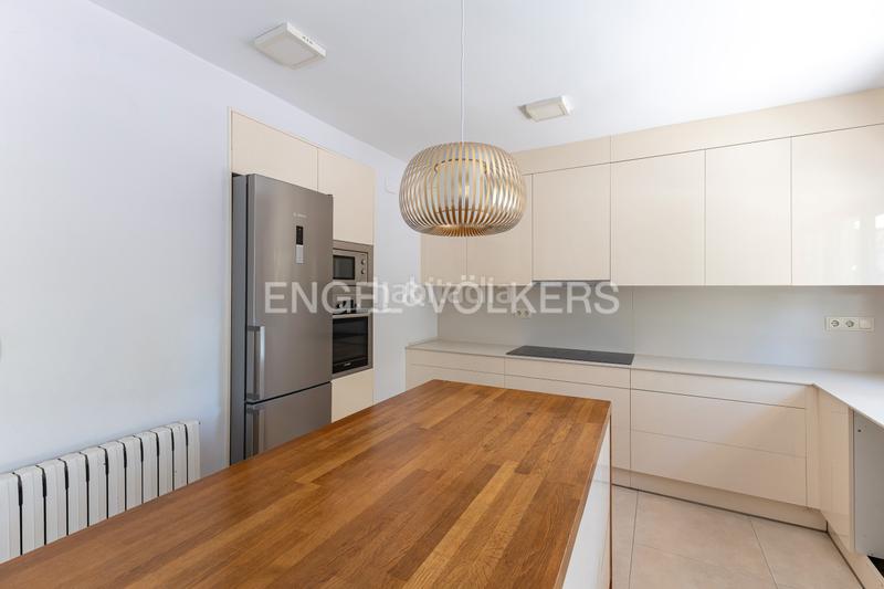 Foto 950935b8-1191-475d-b3c8-900eb797573d. Location maison avec chauffage parking piscine dans La Moraleja