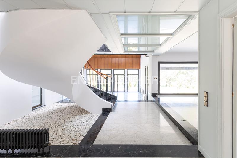 Foto 99131a27-0994-46a0-abed-4ba327764392. Location maison avec chauffage parking piscine dans La Moraleja