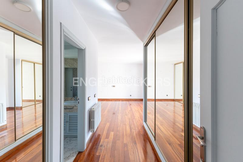 Foto ad9f8717-00a2-40dd-adb3-41a93b38d0e2. Location maison avec chauffage parking piscine dans La Moraleja