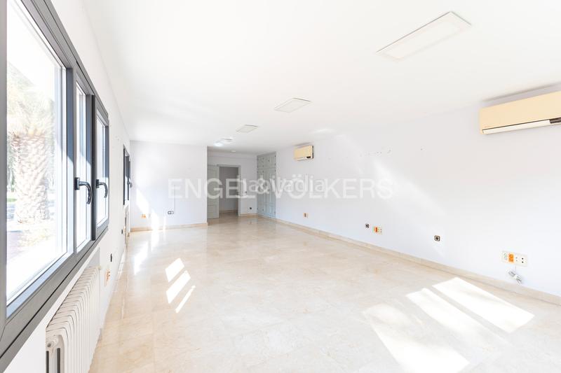 Foto b81fb3a1-e719-49ad-925e-0bedbefc0d0e. Location maison avec chauffage parking piscine dans La Moraleja