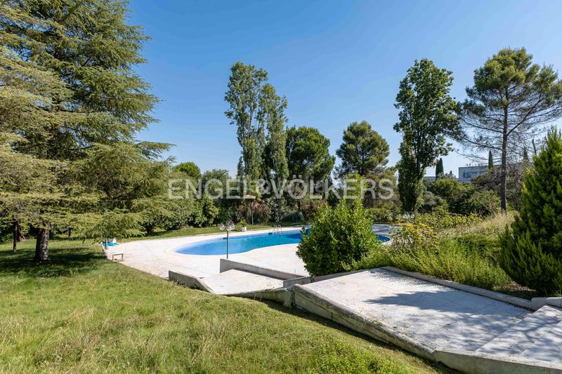 Foto f370c19c-5b2d-4b74-a54c-e06912507c4b. Location maison avec chauffage parking piscine dans La Moraleja