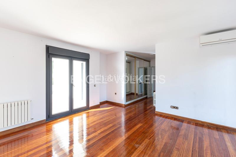 Foto 3d250fad-5b55-4f0a-9484-28d07eb827ba. Rent house with heating parking pool in urbanización La Moraleja La Moraleja