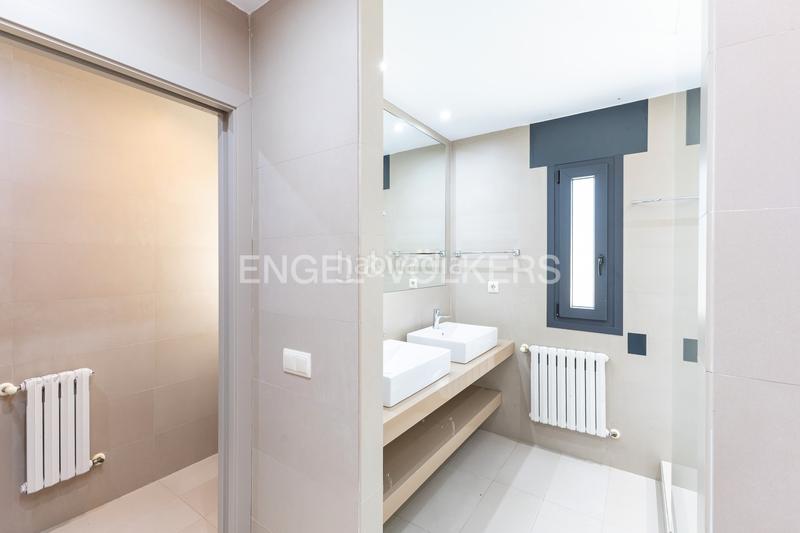 Foto 702b1055-3655-49d3-b72d-dc17eb4b5bd7. Rent house with heating parking pool in urbanización La Moraleja La Moraleja