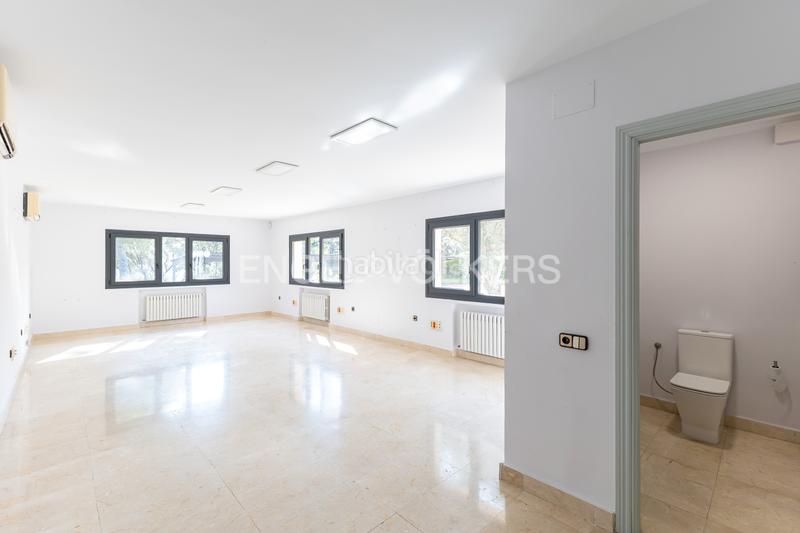 Foto 821bc02e-96fc-426d-b1b3-3458da860ec6. Rent house with heating parking pool in urbanización La Moraleja La Moraleja