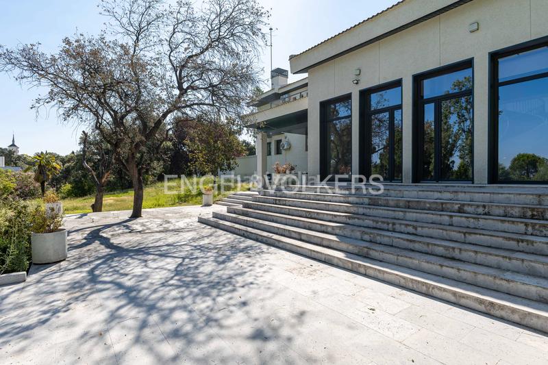 Foto 8fe0ca8d-a494-4253-8df8-81cbef7bcdaf. Rent house with heating parking pool in urbanización La Moraleja La Moraleja