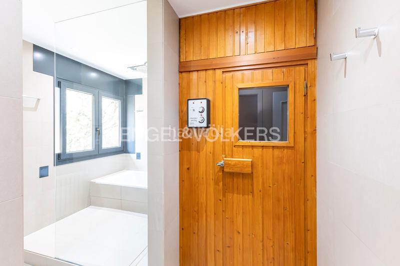 Foto a6163129-6bda-49a1-8d50-4f19a802803b. Rent house with heating parking pool in urbanización La Moraleja La Moraleja