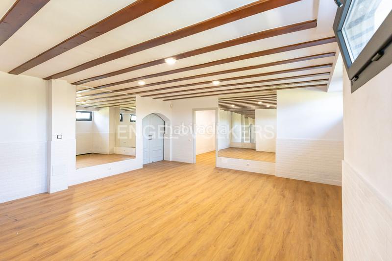 Foto a8cf48a9-f695-417d-9800-44ea6a7679f0. Rent house with heating parking pool in urbanización La Moraleja La Moraleja