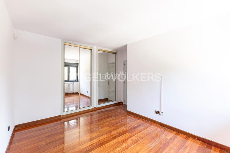 Foto b8381767-8345-4956-938a-d209096af8a8. Rent house with heating parking pool in urbanización La Moraleja La Moraleja