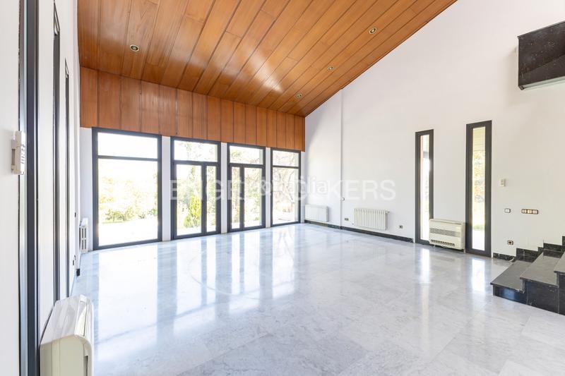 Foto e305a707-8b5d-4d8a-a746-f6973aa247b9. Rent house with heating parking pool in urbanización La Moraleja La Moraleja