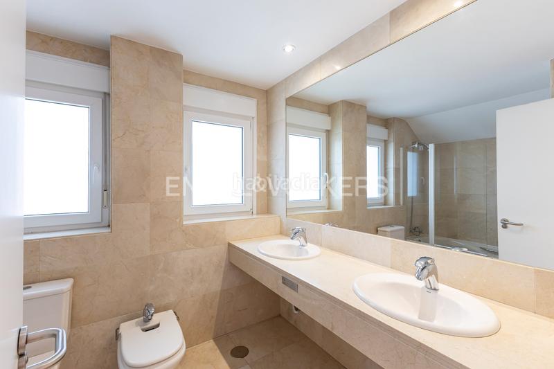 Foto 3d4a61bd-50d5-4761-91c3-6561770a3c08. Casa magnífico amplio chalet adosado en Norte Pozuelo de Alarcón