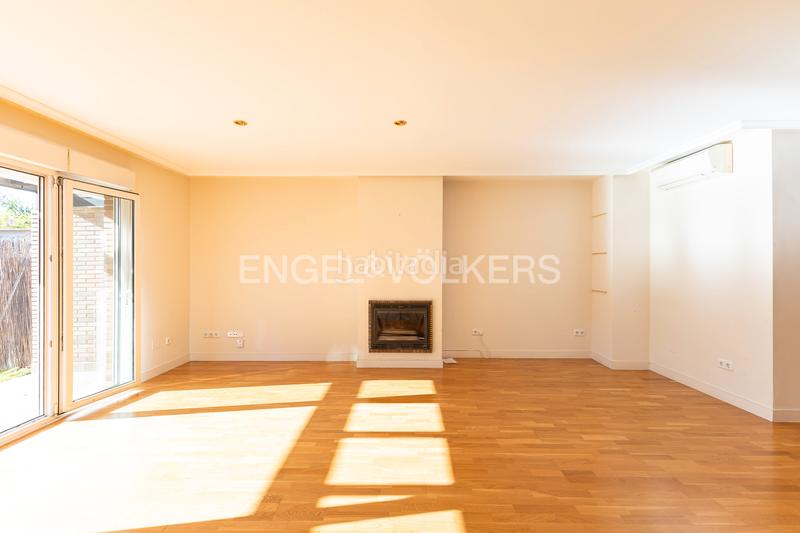 Foto 57ff4af5-4be0-4d53-aed8-f2d5893f5a11. Casa magnífico amplio chalet adosado en Norte Pozuelo de Alarcón