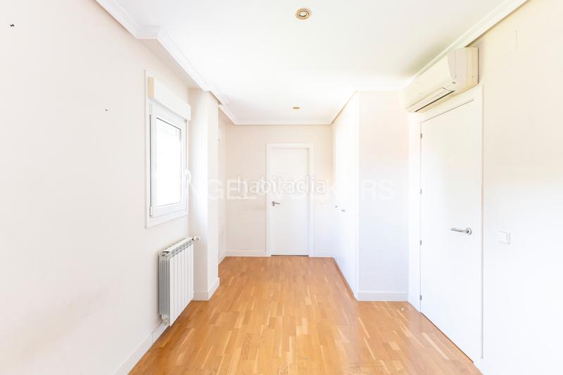 Foto 842932b5-d819-454d-823e-6c6299cbc610. Casa magnífico amplio chalet adosado en Norte Pozuelo de Alarcón