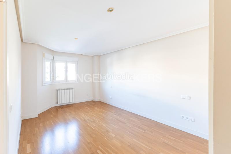 Foto a5aca84c-3b2d-4ab3-a554-91a8f5c965ca. Casa magnífico amplio chalet adosado en Norte Pozuelo de Alarcón
