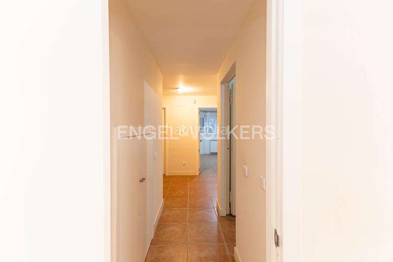 Foto c1085f7d-8e00-4379-acfe-fdd407628e0b. Casa magnífico amplio chalet adosado en Norte Pozuelo de Alarcón