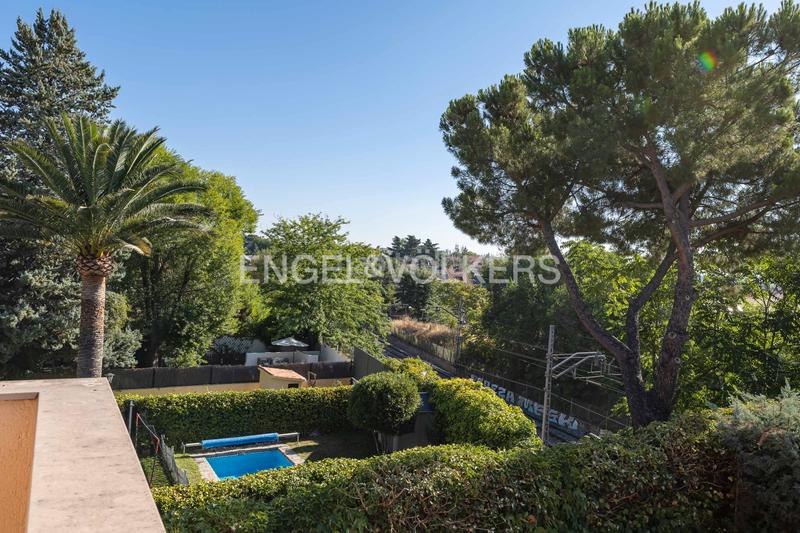 Foto cf4ba66f-8aa6-422f-a321-9444ab646872. Casa magnífico amplio chalet adosado en Norte Pozuelo de Alarcón