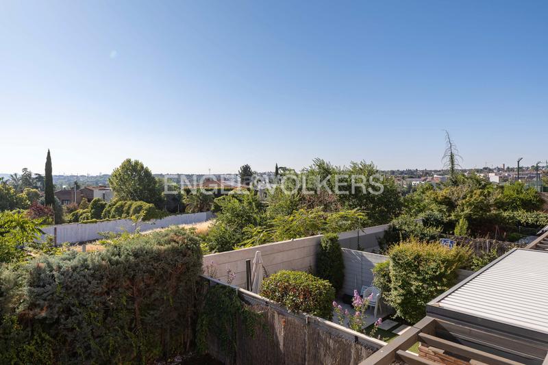 Foto d02d37a5-470c-4c67-8c03-cedb661c1045. Casa magnífico amplio chalet adosado en Norte Pozuelo de Alarcón