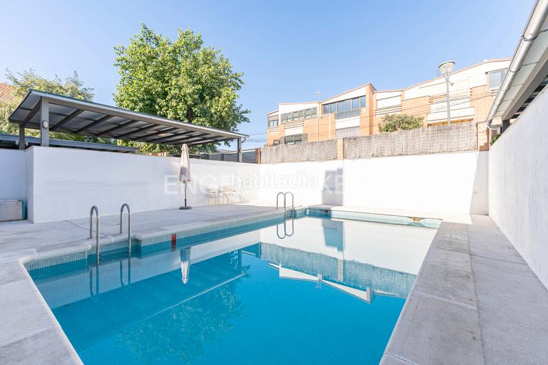 Foto f83f7ee6-0f7b-447b-9302-29a0854b52e1. Casa magnífico amplio chalet adosado en Norte Pozuelo de Alarcón