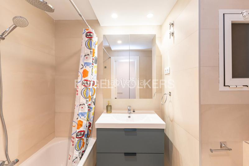 Foto 198bc28d-efcf-40b7-b5d4-0f79e85bb27b. Apartament amb calefacció aparcament a Gaztambide Madrid