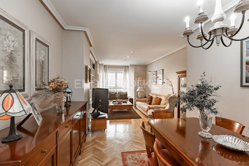 Foto 6071f6cd-c773-4e4e-8b19-4612d015d059. Appartement avec chauffage parking piscine dans Aravaca Madrid