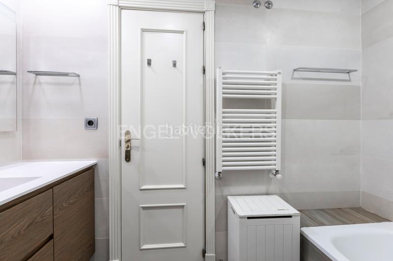 Foto e4325972-d9a8-4545-ad3a-32857bdad65b. Appartement avec chauffage parking piscine dans Aravaca Madrid