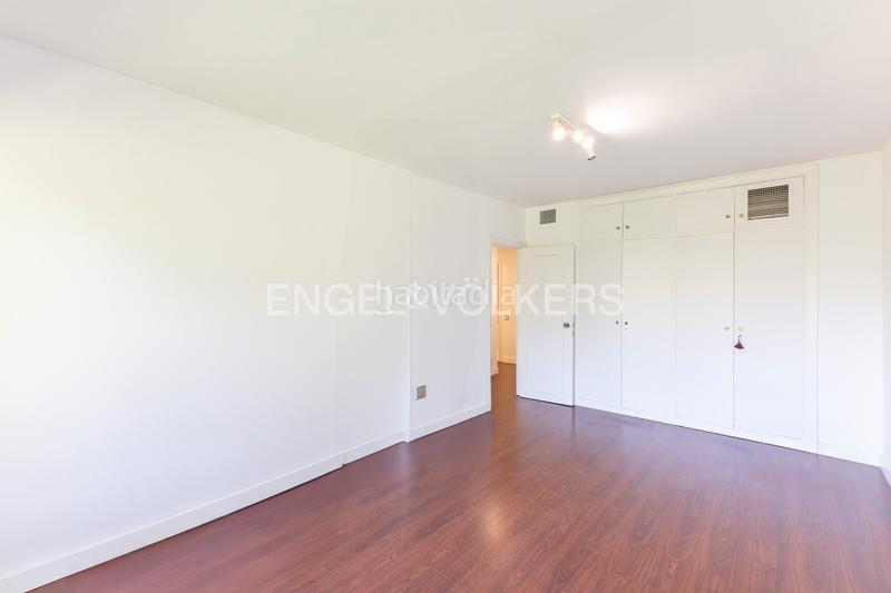 Foto 0646863e-ab7b-4eea-9ebd-3fee3f0a2a5c. Location appartement avec chauffage parking piscine dans Madrid