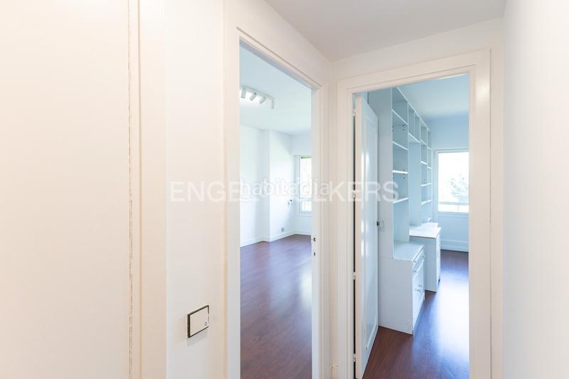 Foto 47814125-fe3d-4bc4-a1b0-d2f05f7a86cb. Location appartement avec chauffage parking piscine dans Madrid