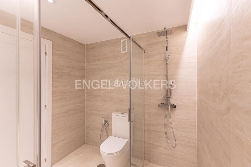 Foto 572d79c2-5327-4eb6-9fbb-f5eacc82a6a9. Location appartement avec chauffage parking piscine dans Madrid