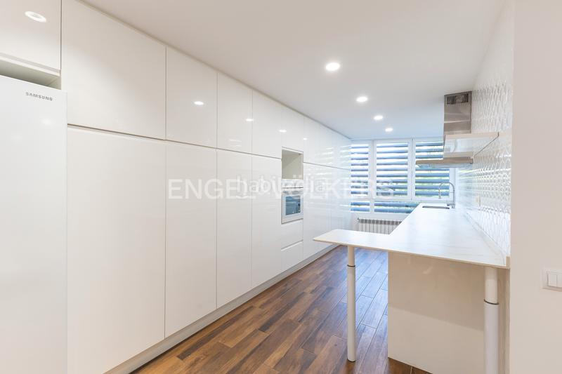 Foto c9c86a3b-42a1-4303-a92b-0215e23668a3. Location appartement avec chauffage parking piscine dans Madrid