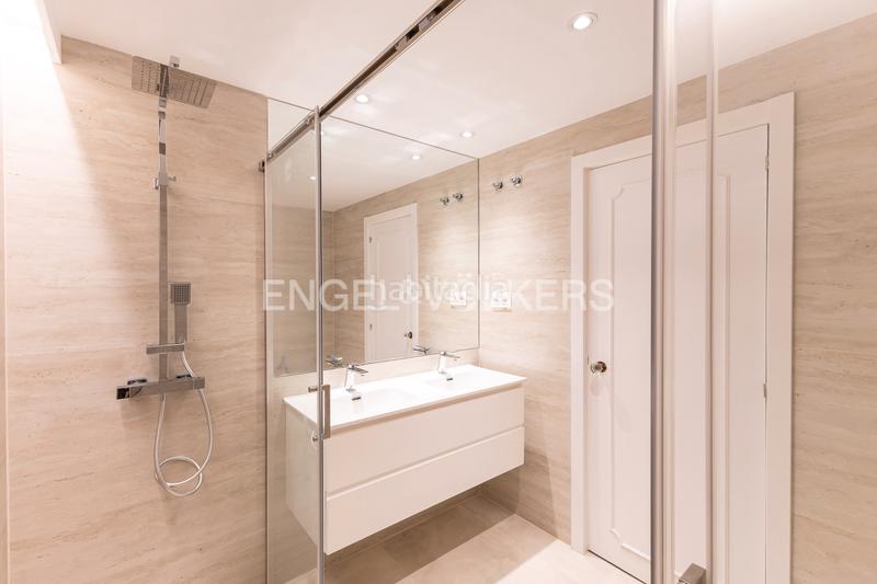 Foto d1894acd-baa1-4e2d-999d-2bff4097e883. Location appartement avec chauffage parking piscine dans Madrid