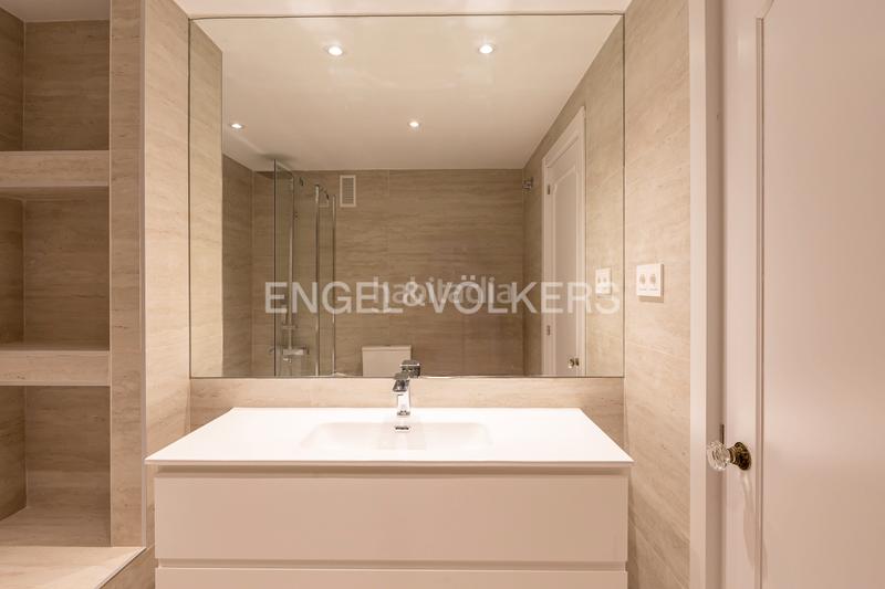 Foto d4df8d44-3a5b-4254-9fa3-c924892cce44. Location appartement avec chauffage parking piscine dans Madrid