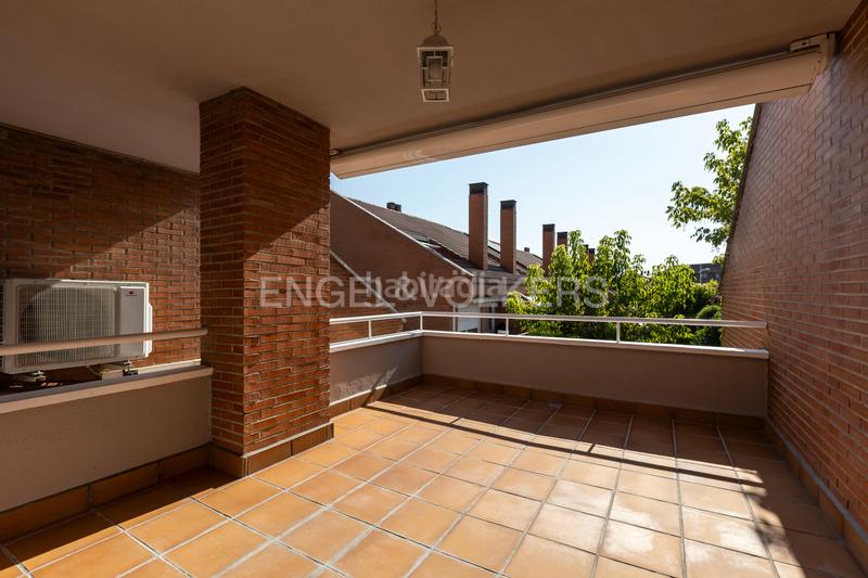 Foto f35f69d0-6d3d-4a6f-bd0f-0d92265494ed. Location maison avec chauffage parking piscine dans Pozuelo de Alarcón