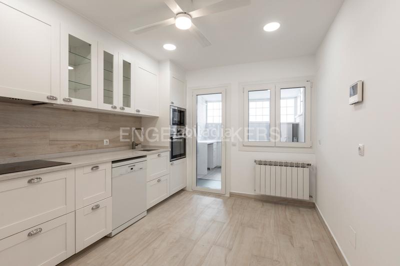 Foto e10cd723-3f49-4603-a500-97379337cd08. Rent house with heating parking pool in Avenida Europa Pozuelo de Alarcón